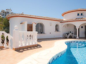 Property, Building, House, Real Estate, Villa, Swimming Pool, Azure, Estate, Hacienda, Vacation