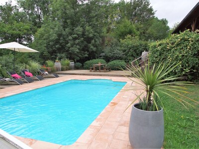 Beautiful stone property with pool set amongst the vineyards of  Monbazillac. 