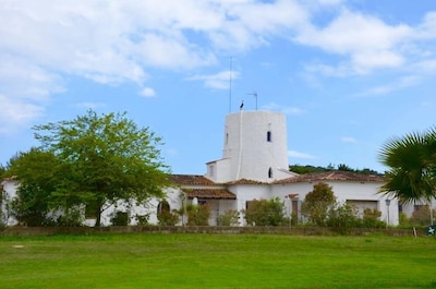 Lloret De Mar: Large house with tower, up to 12 people, ideal large families.