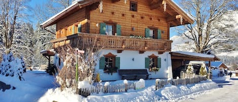 Extérieur maison de vacances [hiver]