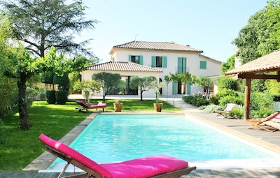 An oasis in Banne, luxury house (heated pool, air conditioning, spa and sound)