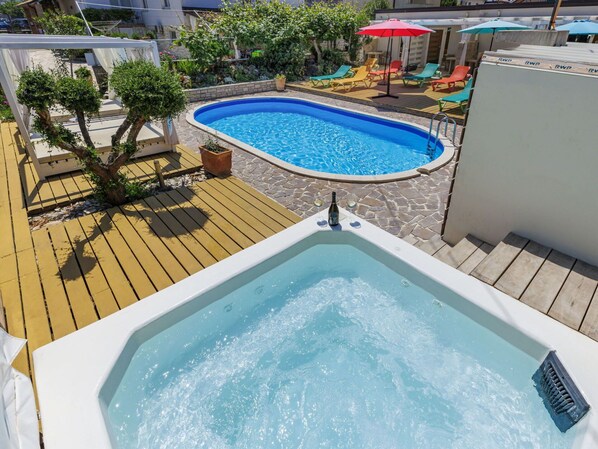 Swimming Pool, Outdoor Furniture, Resort, Umbrella, Leisure, Chair, Eco Hotel, Shade, Patio, Hotel