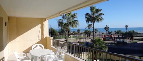 Cheap apartment on the beach of Peniscola