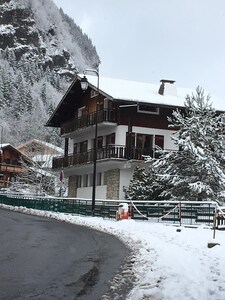 Recently renovated central Morzine apartment