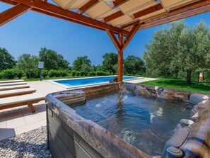 L'Eau, Propriété, Ciel, Plante, Piscine, Ombre, Arbre, Architecture, Design Intérieur, Loisir