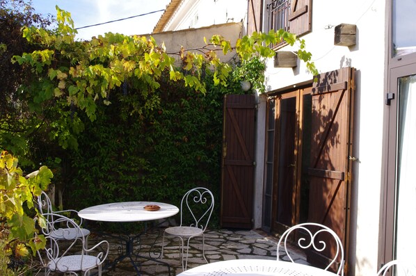Terrace at front