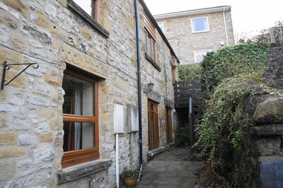  Brew House - 3 En-suite Beds, Patio Garden, 3 Car Parking, Level walk to town 