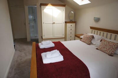  Brew House - 3 En-suite Beds, Patio Garden, 3 Car Parking, Level walk to town 