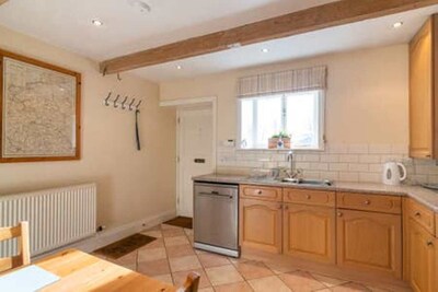 Torr Top Place-Peak District. 2-bedroom property(sleeps5) Situated next to river