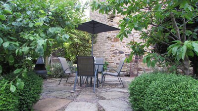 Torr Top Place-Peak District. 2-bedroom property(sleeps5) Situated next to river