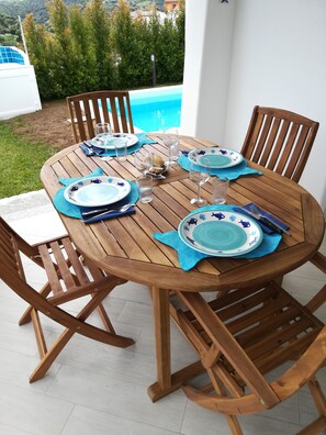 Outdoor dining