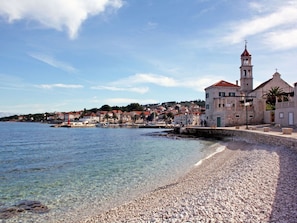 Wasser, Himmel, Wolke, Wasservorräte, Azurblau, Baum, Natürliche Landschaft, Strand, Küsten Und Ozeanische Forms, Pflanze