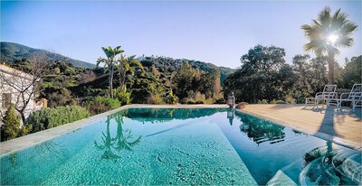 Villa de campo en Alhaurin El Grande con vistas al valle de montaña y piscina