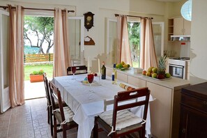 Dining room & Kitchen