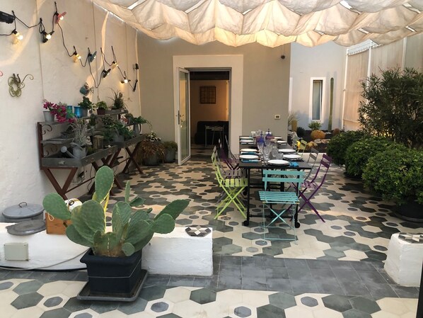 Outdoor dining