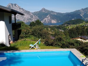 Pool mit Panorama-Blick