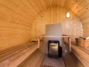 Sauna outside (incl. infusion oil)