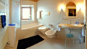 bani
Bad
bagno
badroom