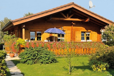 Ferienhaus mit Blick auf die Alpen, alleinstehend