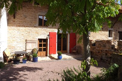 Cottage in the heart of Burgundy