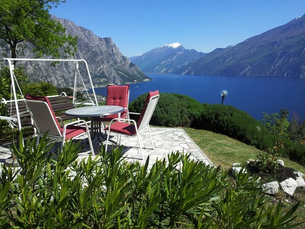 Freier Blick nach Limone/Riva/Torbole  