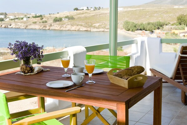 Terrasse mit Meeresblick