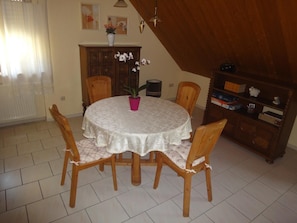 Dining area. Picture 9