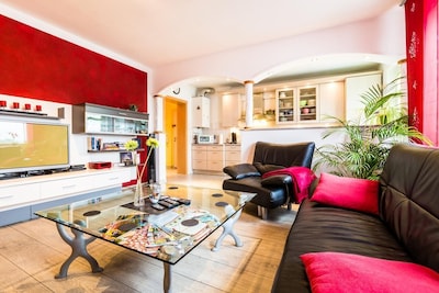 Close to the fair - beautiful, bright 3-room apartment, 70 m²