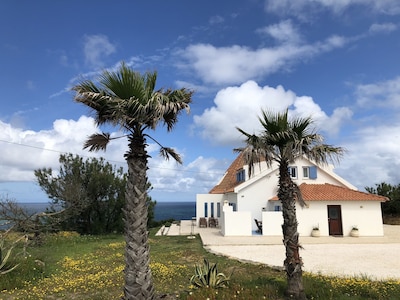 Solo junto al mar! Casa de playa independiente, a poca distancia de la playa y el mercado