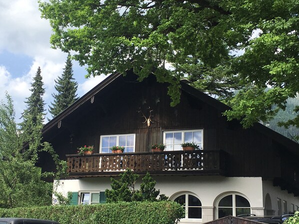 Sonnige Ferienwohnung mit traumhaftem Bergblick 