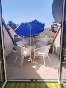 Sonnige Ferienwohnung bis 6Pers. mit Dachterrasse und  PKW Stellplatz