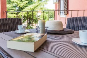 Γεύματα σε εξωτερικό χώρο