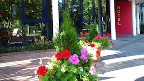 Außenbereich des Hotels