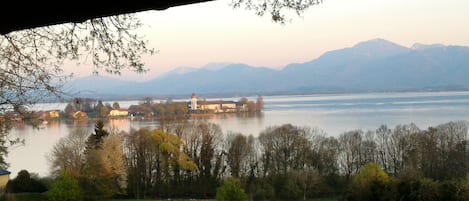 Chiemseeblick vom Südbalkon