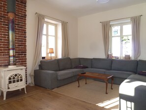 Sofa mit Aussicht auf den Plessberg