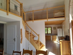 accès étage et mezzanine (2 couchages)