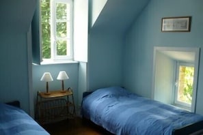 Petite chambre bleue 