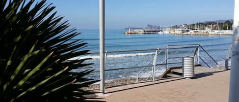 Vue de la plage et du Port des LECQUES