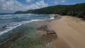  'tite plage 'beach in front of villa week day