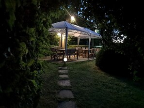 Nocturne: terrasse Maison Haute