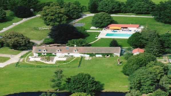 Résidence du parc de Jeanménil - vosges
Vue aérienne de la propriété.