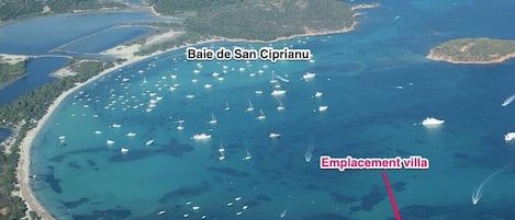 Emplacement de la villa dans la baie