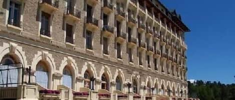 Le grand Hôtel de Font Romeu.