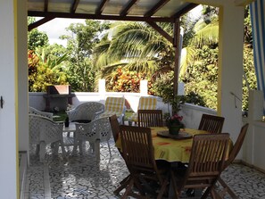 Outdoor dining