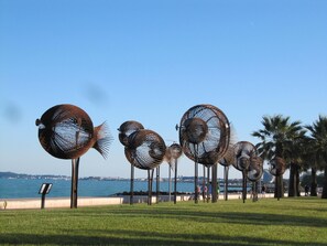 Cagnes-Sur-Mer
 bord de mer
Sculpture "les poissons"
