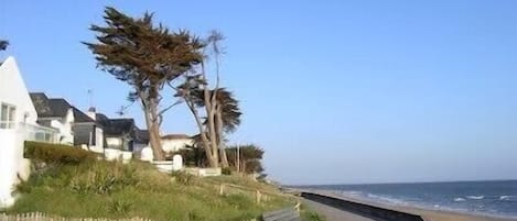 Vista para praia/oceano