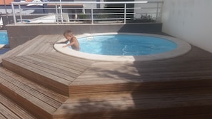 piscine privée pour les enfants 