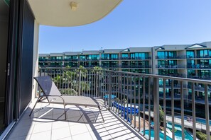 POB1412_balcony2