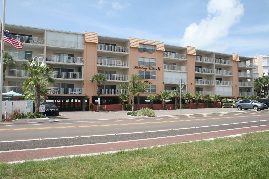 Indian Shores Gulf Coast Beachfront Condo 3BR 2bth Sleeps 9 Indian   45e45d83.c10 