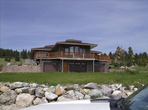 SUNRISE HOUSE - Your Eastern Sunrise Unobstructed View of the Rocky Mountians